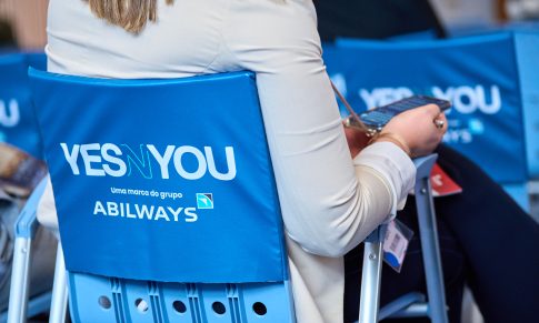 El Comercial imbatible: el secreto está en hablar inglés