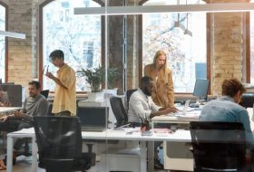 4 pasos para mejorar la productividad y el compromiso de tu equipo